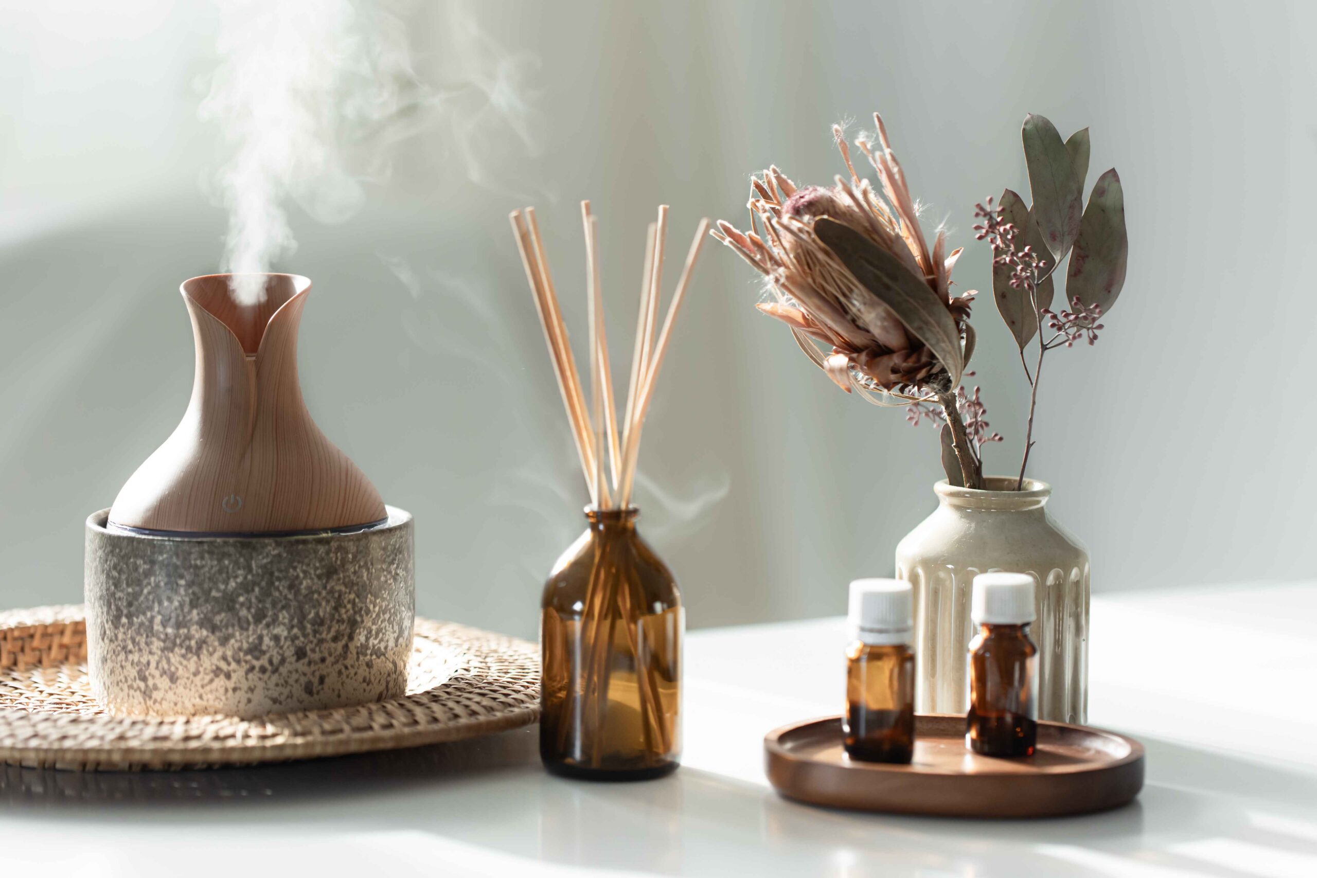 composicion-de-spa-con-palos-de-incienso-humidificador-de-aire-y-aceites-aromaticos (1)